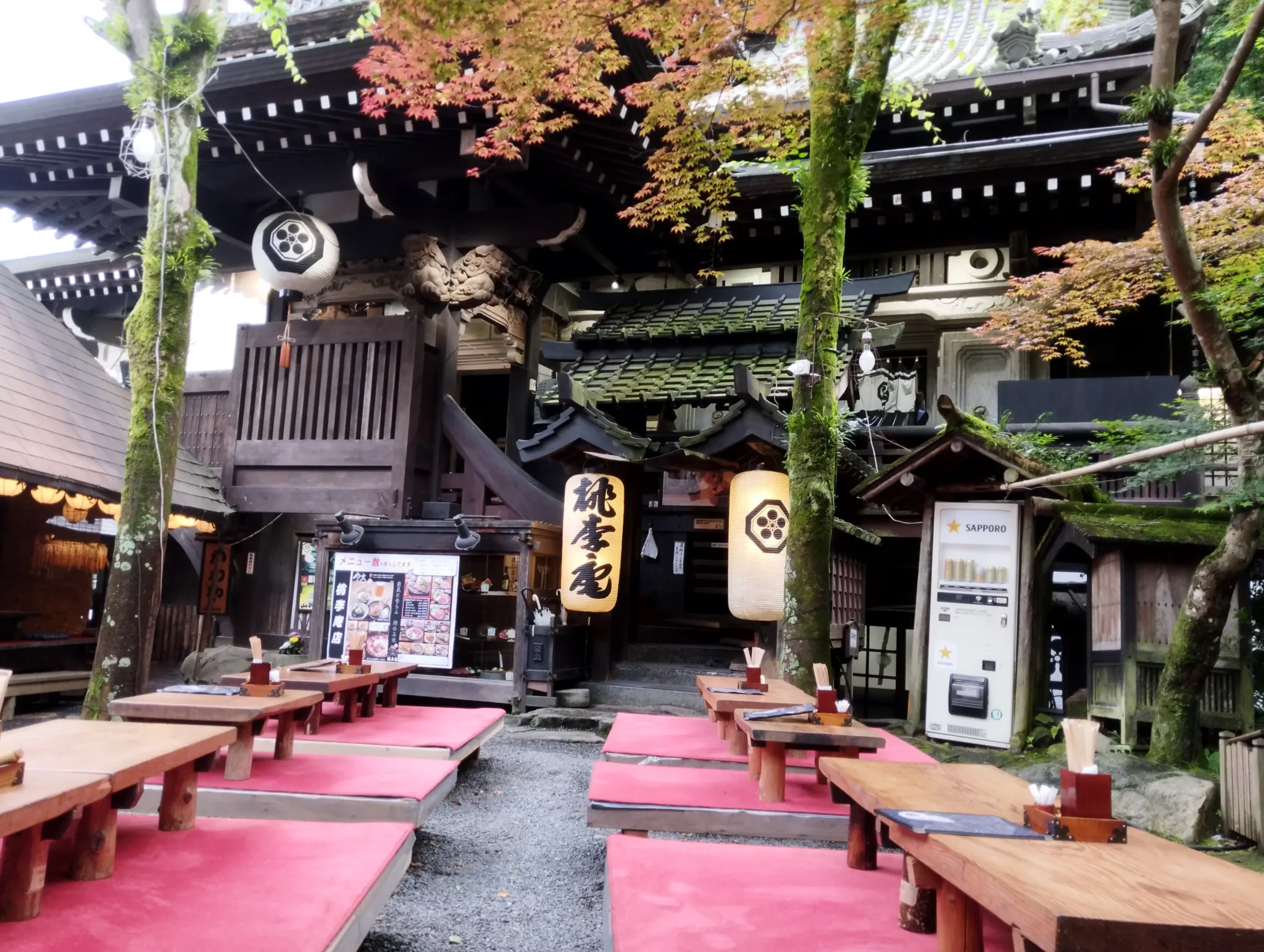 いろり山賊 玖珂店の竈の外観
